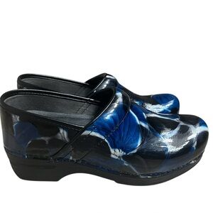 Dansko XP Blue Black Floral Patent Clogs Women’s Slip Resistant Comfort Shoes